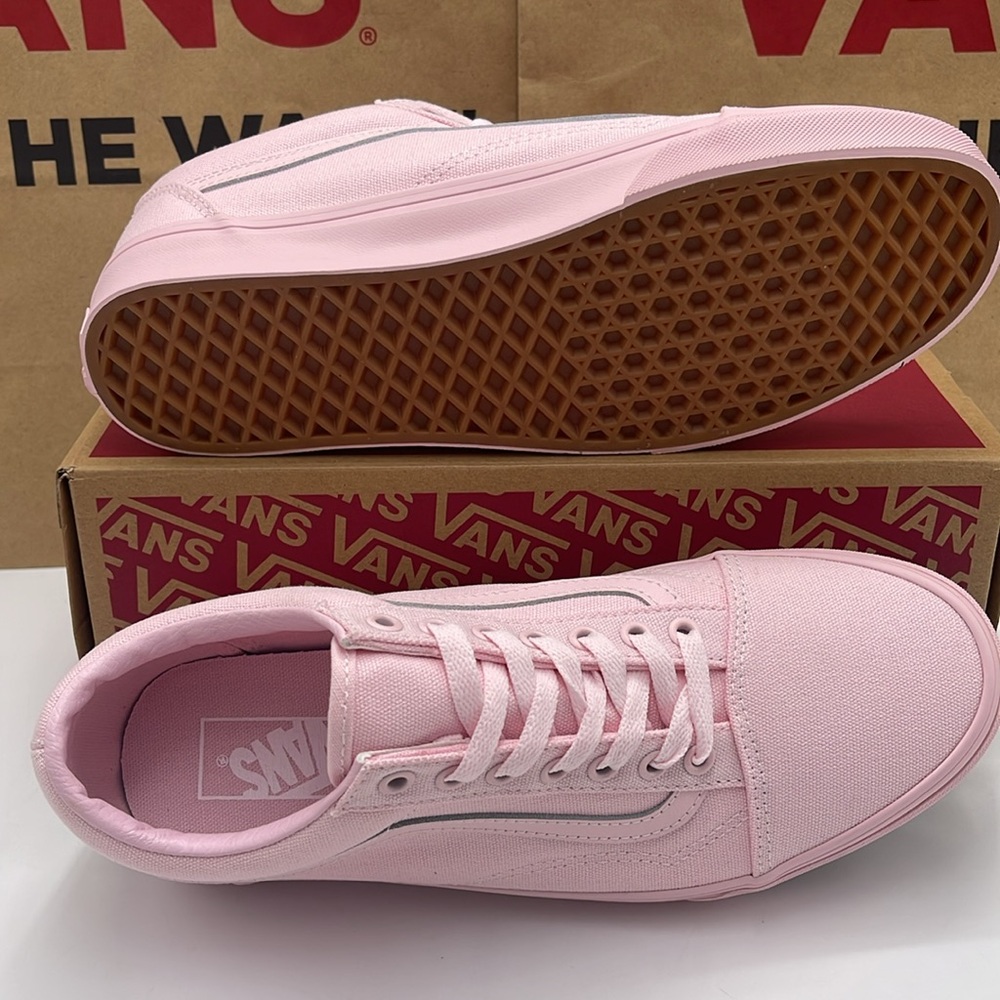 Vans WMNS Pink Sneakers Classic Design Old Skool
Pastel Mono Pink
VN000CT8PNK - Picture 8 of 16